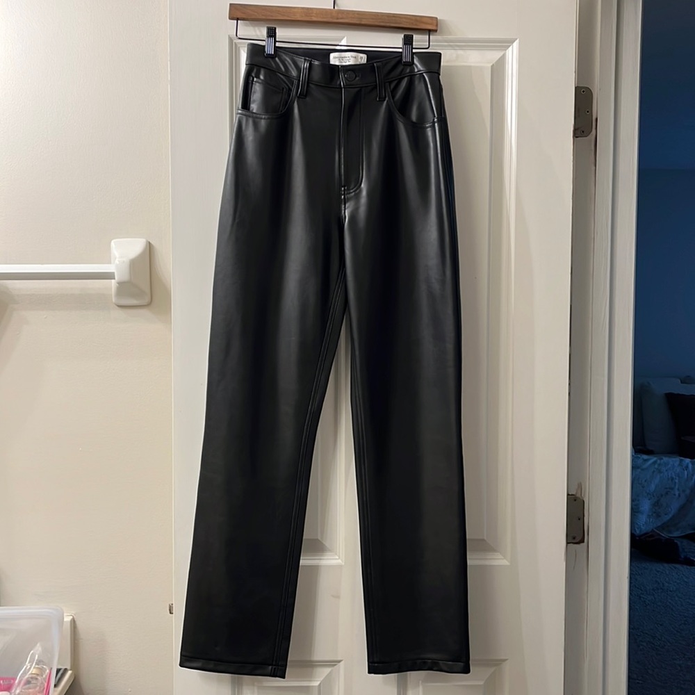 Vegan Leather Ultra High Rise 90s Straight